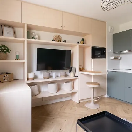 アパート Refait A Neuf Avec Parking En Bord De Loire ナント